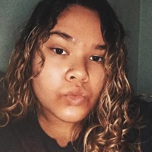 Meet your Posher, Ana